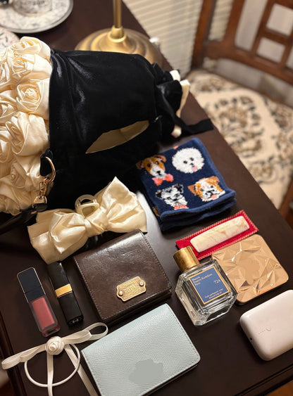 White Rose × Black Velvet