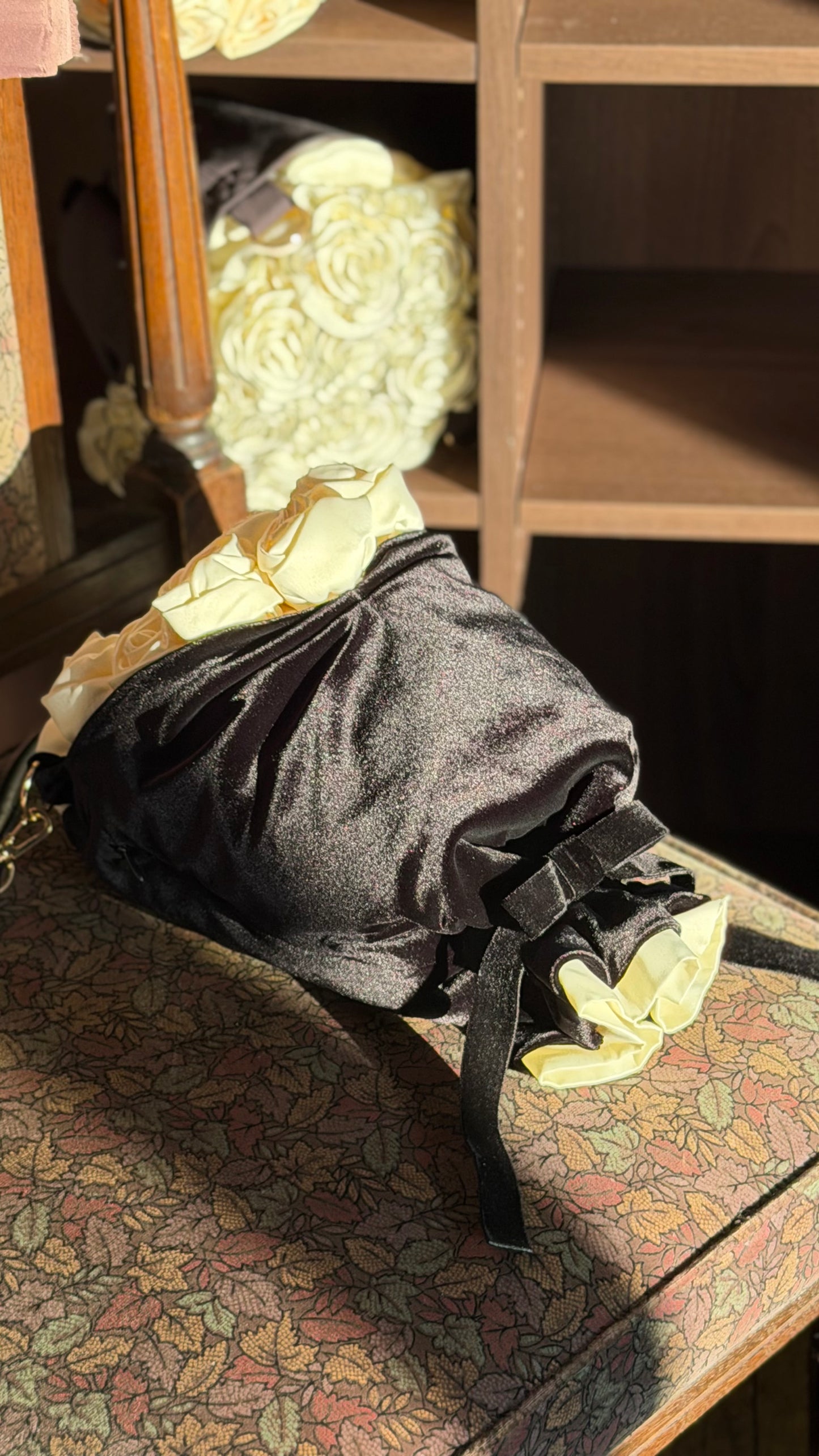 White Rose × Black Velvet