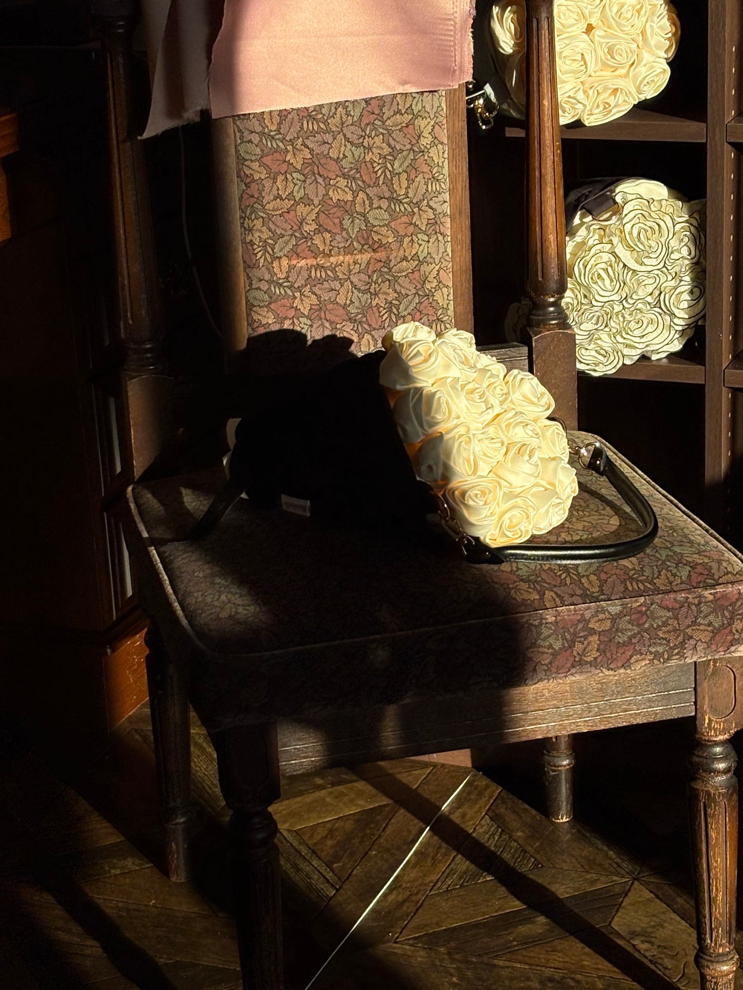 White Rose × Black Velvet